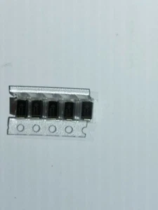 Ultrafast Diode CMS Vishay US1D, 1Amps, 200V, DO-214AC lot de 5 pièces - Imagen 1 de 1