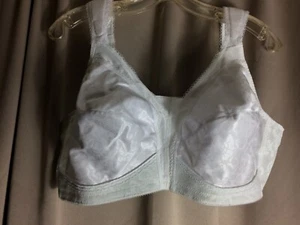 Sujetador Playtex para mujer talla 46B blanco sin relleno inalámbrico correas cómodas 4 ganchos - Imagen 1 de 3