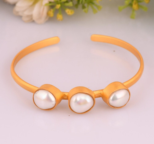 VALENTINO Bracciale donna tre perle non sagomate ottone placcato oro giallo moda