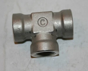 3/8 FNPT 316ss Tee Pipe Fitting Cajon Swagelok SS-6-T - Picture 1 of 2