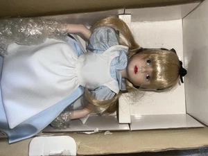 1988 The Disney Collection Alice In Wonderland Porcelain Collectors Doll - Picture 1 of 5