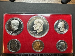 1975-S U.S. Mint Proof Set - Picture 1 of 2