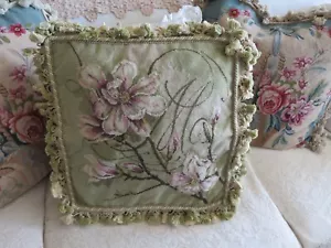 Cuscino punto ago stile Aubusson look vittoriano floreale su verde salvia nuovo senza etichette #2 - Foto 1 di 13