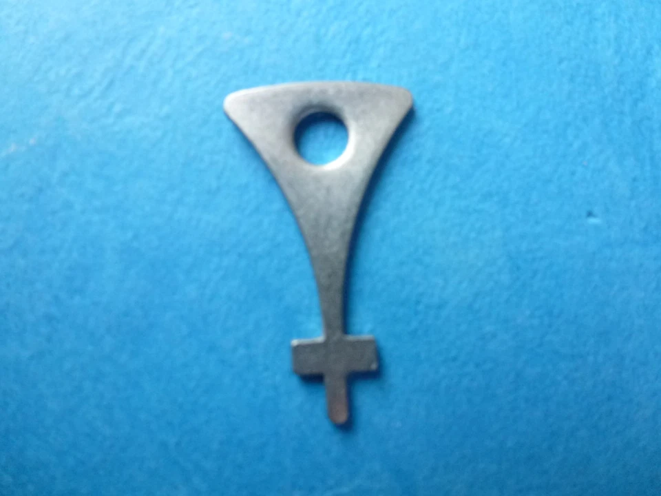 Lippert / Elcom / Renz AV2 Schlüssel für Klingeltaster