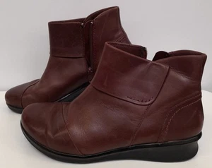 Clarks Women's Leather Mini Wedge Round Toe Red Size 9 Boots - Picture 1 of 5