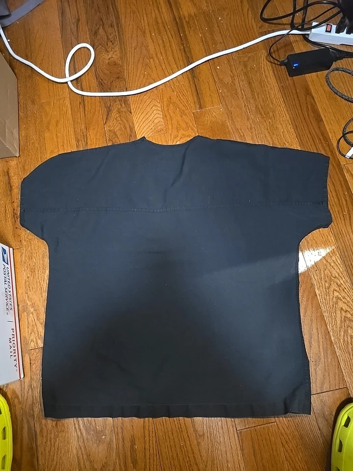 Blusa Médica Negra Talla Pequeña Foto 1 de 2