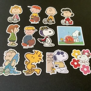 Charlie Brown & Peanuts Gang 12 Stück Set holografische Aufkleber - Bild 1 von 4