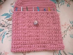 CROCHET HOOK CASE SHOCKING PINK - HAND CROCHETED - Picture 1 of 1