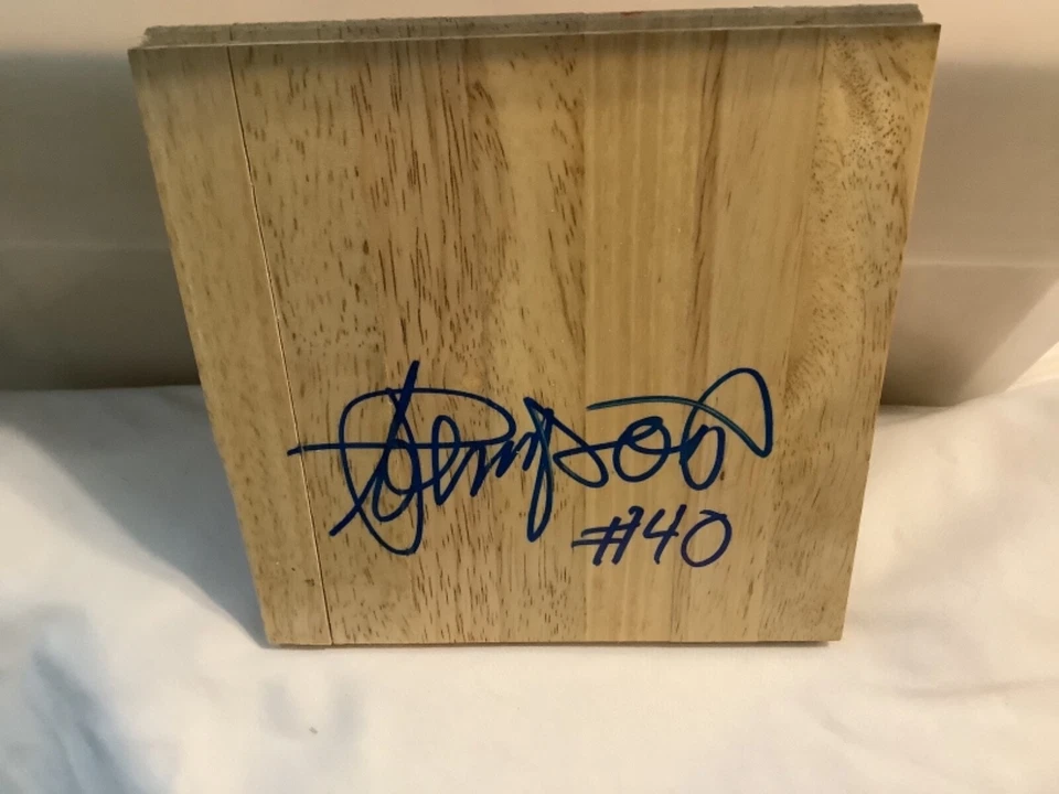 TRISTAN THOMPSON FIRMADO 6x6 PISO TEXAS LONGHORNS BALONCESTO AUTO PRUEBA CERTIFICADO DE AUTENTICIDAD Foto 1 de 1