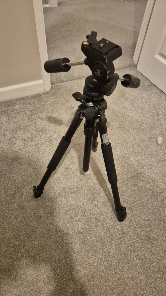 Giottos Professional Aluminium Tripod Extendable Multi Purpose - Image 1 of 3