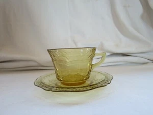 Vintage Federal Patrician Spoke Amber Cup and Saucer - 1 - Picture 1 of 4