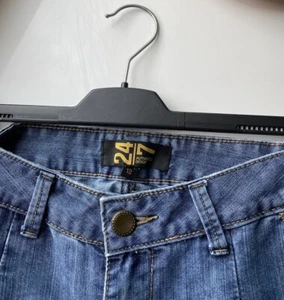 Ladies Lightweight Blue Denim Cropped Jeans Size 12 - Picture 1 of 7