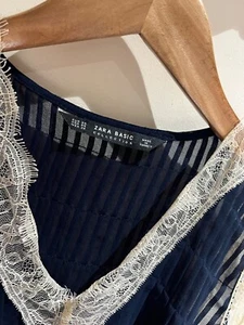 Zara Top Size XS 8Navy Sheer Pleated Lace Trim Blouse Sleeveless Formal Occasion - Picture 1 of 7