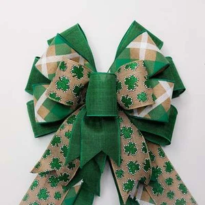 Patrick's Day Bow, Metallic Shamrocks on Beige, Plaid and Emerald Green Linen - Imagen 1 de 2