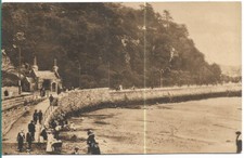 UNUSUAL SCARCE POSTCARD - THE SEA FRONT - TORQUAY - DEVON C.1913 Pelham Series