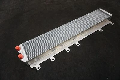 Radiador refrigerante motor PWR de repuesto 4S9122209 Audi R8 GT4 2019 Foto 1 de 4