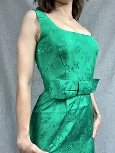 Vintage 1960s Kelly Green Brocade Fitted Wiggle Dress Sz XS/S Mod Cocktail Party - Picture 1 of 7