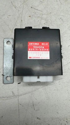 Relé de antena Toyota Land Cruiser FZJ80 85914-60040 - Imagem 1 de 3