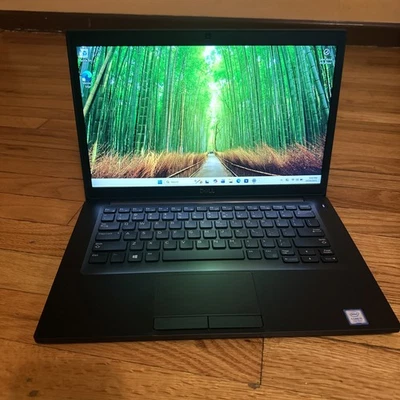 Dell Latitude 7490 i5 7300U @ 2,60 GHz 32 GB RAM 256 GB SSD Windows 11 Pro táctil Foto 1 de 4