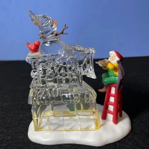 Dept 56 "Un elfo occupato" 56366 scultura ghiaccio collezione villaggio patrimonio - Foto 1 di 9
