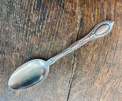 Antigua cucharadita esterlina GORHAM ANTIGUA COLONIA, antigua 1896 "ABUELA" mono ¡tan dulce! Foto 1 de 4
