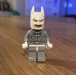 LEGO Arctic Batman Minifigur Sammlerstück #76000 DC Super Heroes - Bild 1 von 3