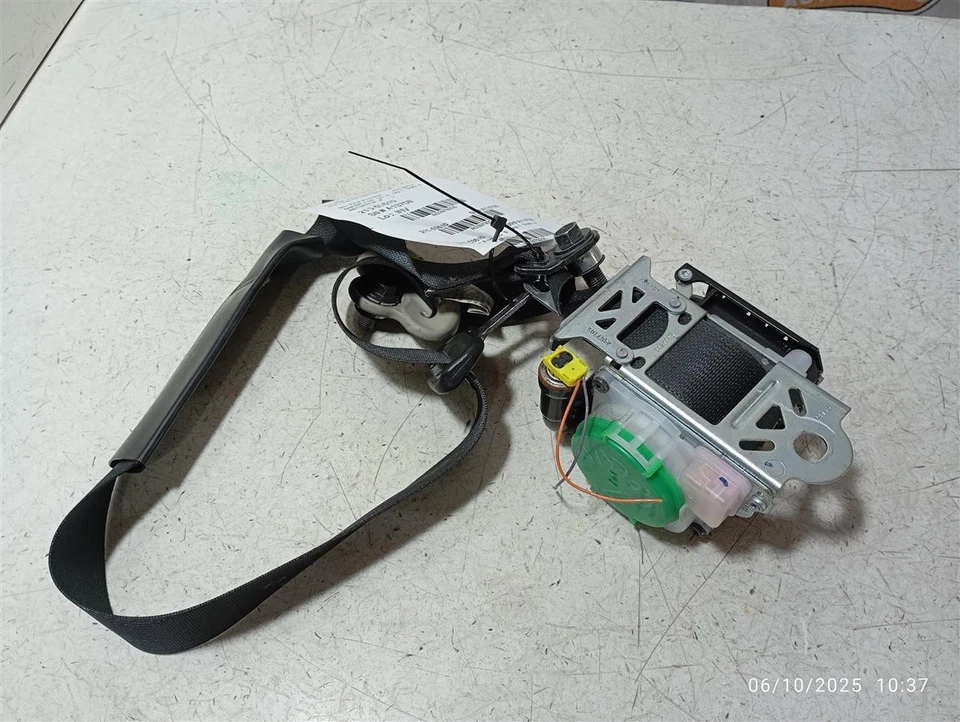 Seat Belt Front Bucket Driver Retractor Hatchback Note Fits 14-15 VERSA 3979205 - Image 1 of 1