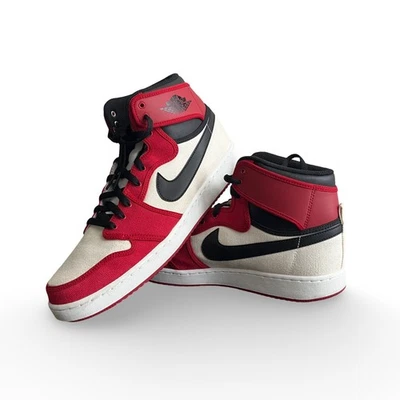 Nike Air Jordan 1 AJKO 2014 (AMOSTRA RARA DE PRODUTO) Branco/Preto/Vermelho Varsity/Tamanho 12 - Imagem 1 de 4