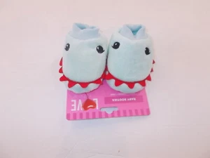 Love In The Air Baby Boy Size 0-6 Months Green Dinosaur Bootie Slippers - Picture 1 of 4