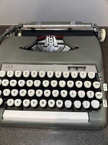 Vintage Smith Corona Sterling Typewriter 5AXseries - Picture 1 of 5