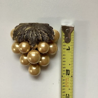 Raro Vestido Grande Vintage Clip de Piel Racimo de Uva Filigrana Tono Dorado ¡Hermoso! Foto 1 de 4