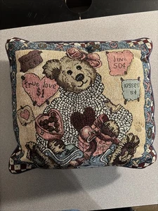 Cuscino arazzo Boyds Bears & Friends Bailey True Love 16 x 16 schiena blu - Foto 1 di 10