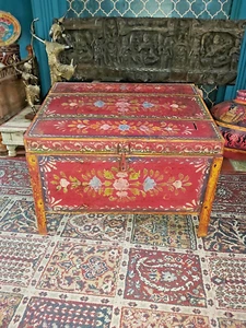 INDIAN VINTAGE HAND PAINTED IRON STORAGE TRUNK/BOX ON LEGS - Picture 1 of 16