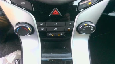 Controle de temperatura VIN P 4º dígito limitado compatível com 12-16 Chevy Cruze fabricante de equipamento original - Imagem 1 de 4