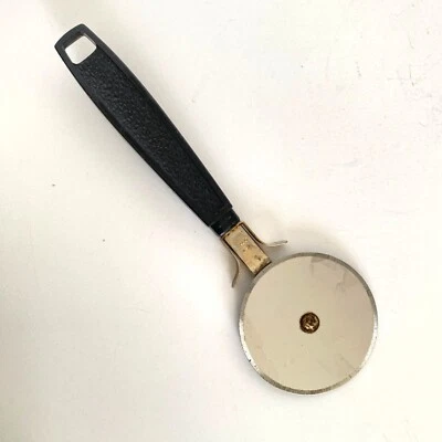 Retro EKCO Pizza Cutter Stainless Steel Blade Black Handle Kitchen Tool Gadget - Image 1 of 4