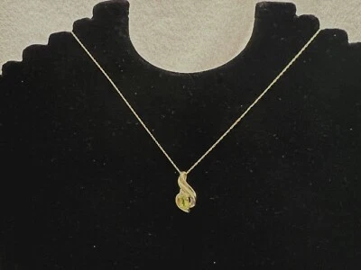 10K Yellow Gold 18" long chain with 1/2" peridot pendant, 2.1 Grams, Pre-Owned - Image 1 of 4