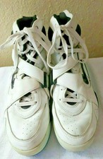 NIKE AIR BASKETBALL SHOES WHITE SIZE 11.5