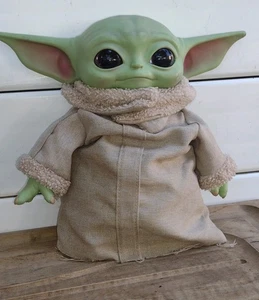 Mattel Star Wars: The Mandalorian Yoda The Child 11 inch Actionfigur - GWD85 - Bild 1 von 2