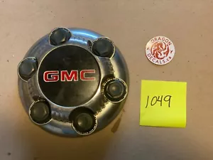 USED 98-08 Chevrolet Silverado Tahoe 15106074 9595688 Center cap #1049 - Picture 1 of 1
