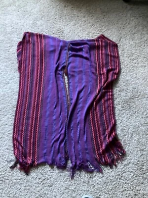 PONCHO MISSONI CHEVRON ESTAMPADO FLECOS MORADO Foto 1 de 4