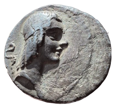 L. Calpurnius Piso Frugi. Denario Foto 1 de 4