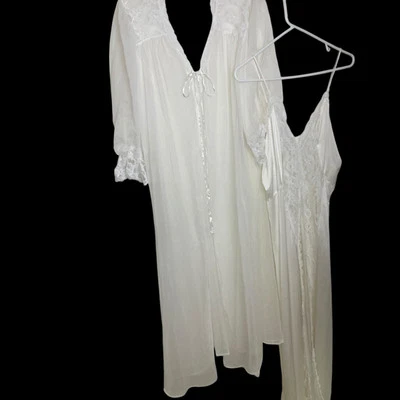 Camisón y bata vintage JCPenney Peignoir de encaje blanco transparente romántico nupcial años 70 Foto 1 de 4