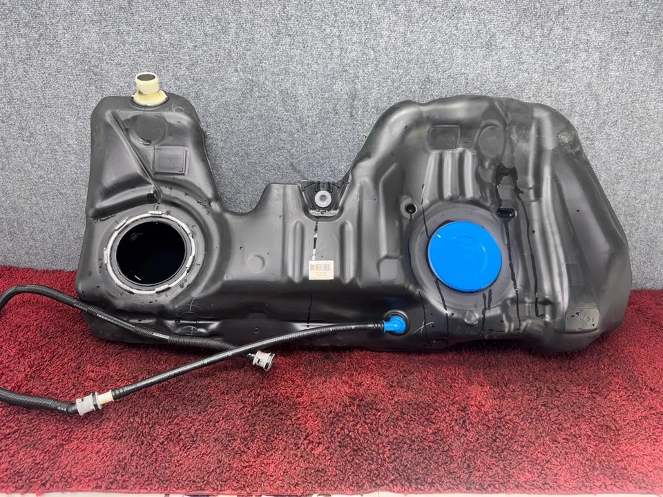 Conjunto de tanque de plástico combustible gasolina BMW F30 F31 328D 2014-2018 FABRICANTE DE EQUIPOS ORIGINALES 83 K Foto 1 de 4