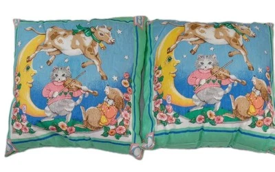 Juego de almohadas vintage para rimas infantiles colores pastel doble cara único caprichoso  Foto 1 de 4