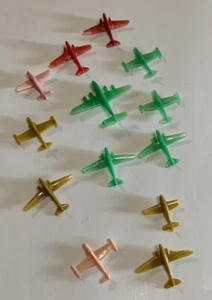 10 VINTAGE MPC MINIATURE PLASTIC AIRPLANES - Picture 1 of 6