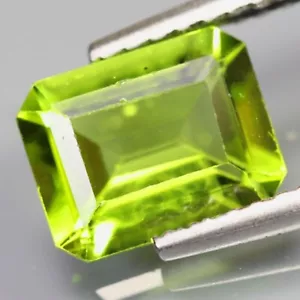 2.33Cts MARVELOUS ! NATURAL PERIDOT OCTAGON CUT LOOSE GEMSTONES_6 - Picture 1 of 5