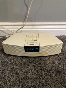 VINTAGE BOSE WAVE AM/FM RADIO in WHITE AMAZING SOUND MODEL AWR113 - Picture 1 of 8