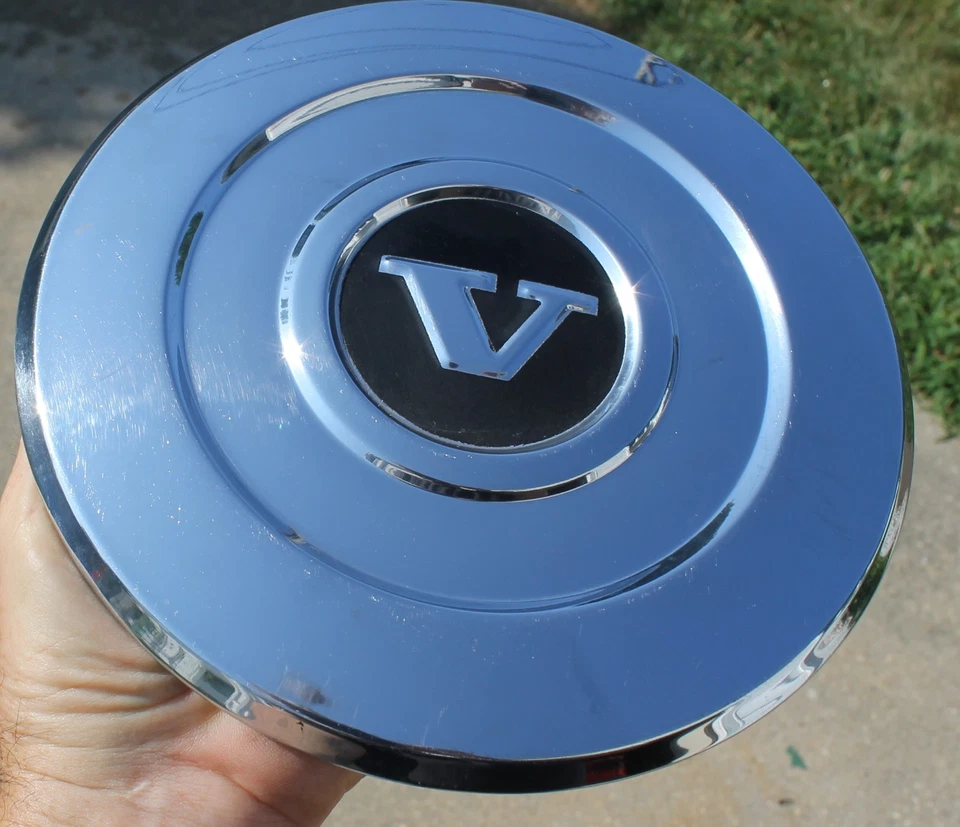 1) Tapacubos tapacubos Volvo 240 242 244 245 acero inoxidable 1 pieza 1975-1984 Foto 1 de 4