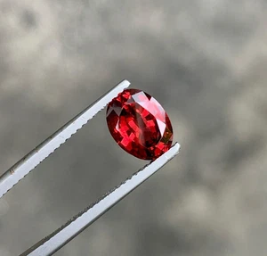 Brilliant 2.10ct Red Rhodolite Garnet 9mm Oval Cut Loose Gemstone Africa Origin - Picture 1 of 15