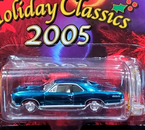 Johnny Lightning 66 1966 Pontiac GTO Holiday Christmas Tree Ornament Car Blue - Picture 1 of 2